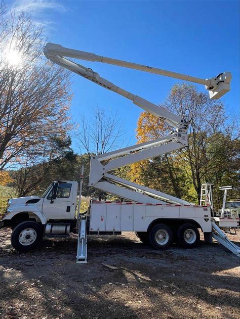 The selection of hoist-enabled mobile equipment and cranes is by and large customer-driven and tied closely to end-use applications. . Altec aerial lift
